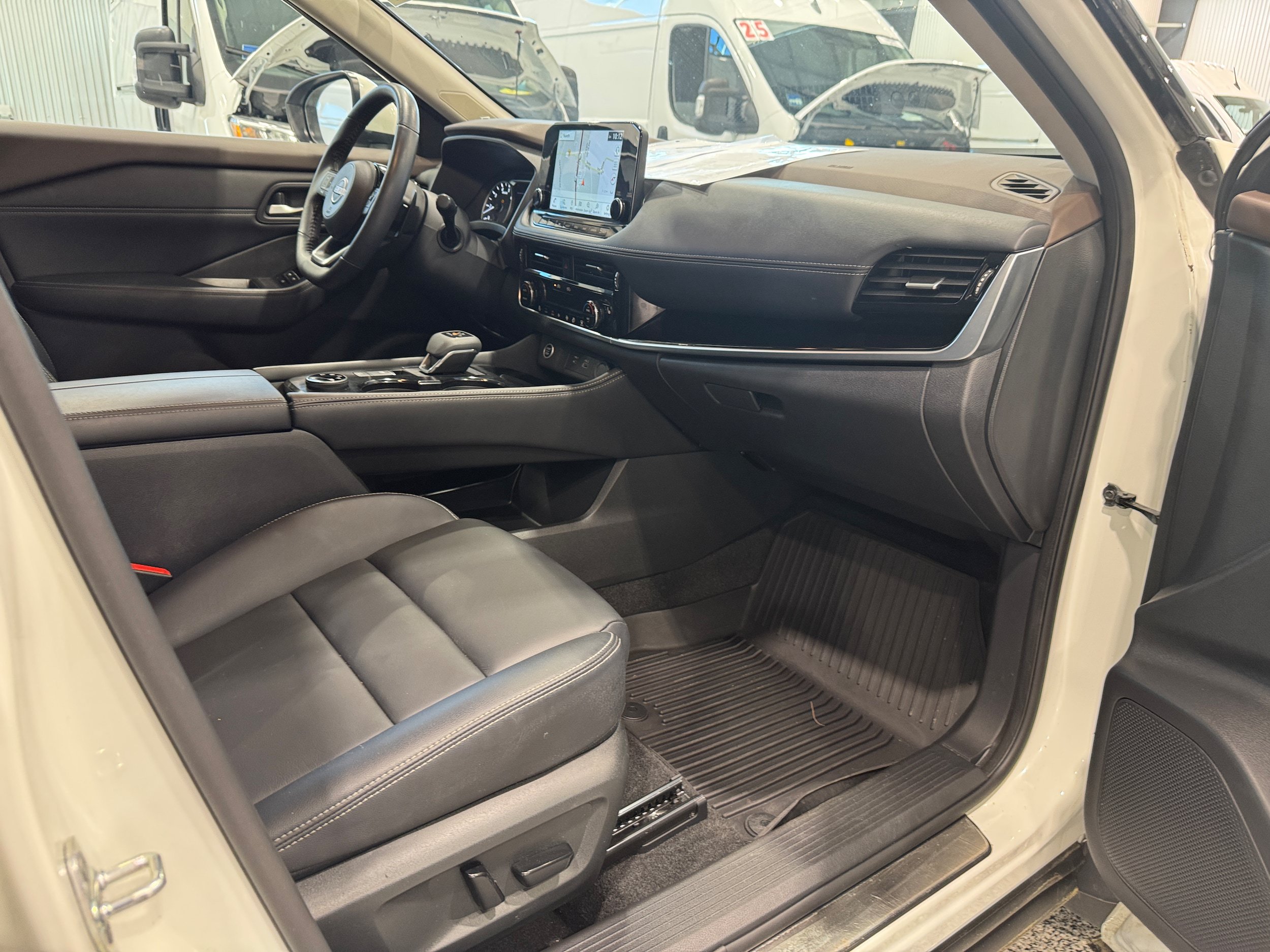 Used 2023 Nissan Rogue SL w/ SL Premium Package AWD/4WD image 14