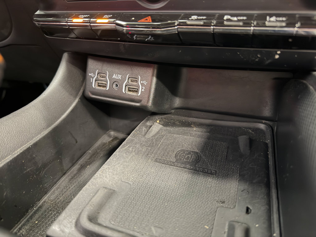Used 2022 Dodge Durango R/T AWD/4WD image 24