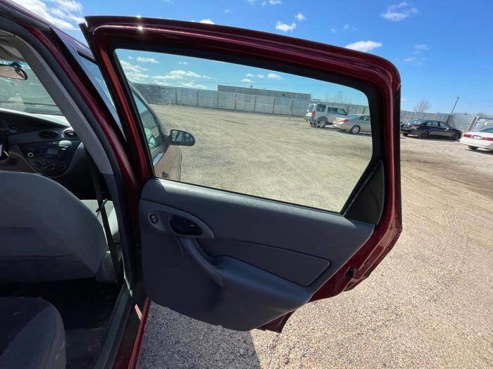 Used 2004 Ford Focus SE image 28