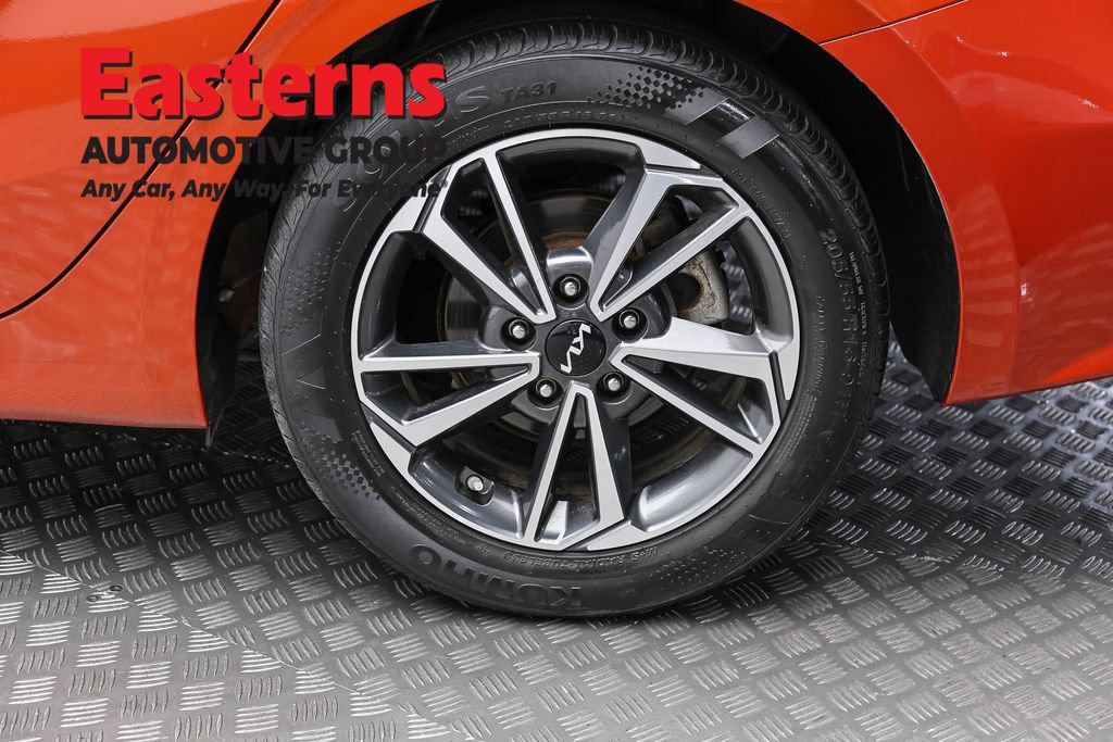 Used 2023 Kia Forte LXS w/ LXS Technology Package FWD image 10