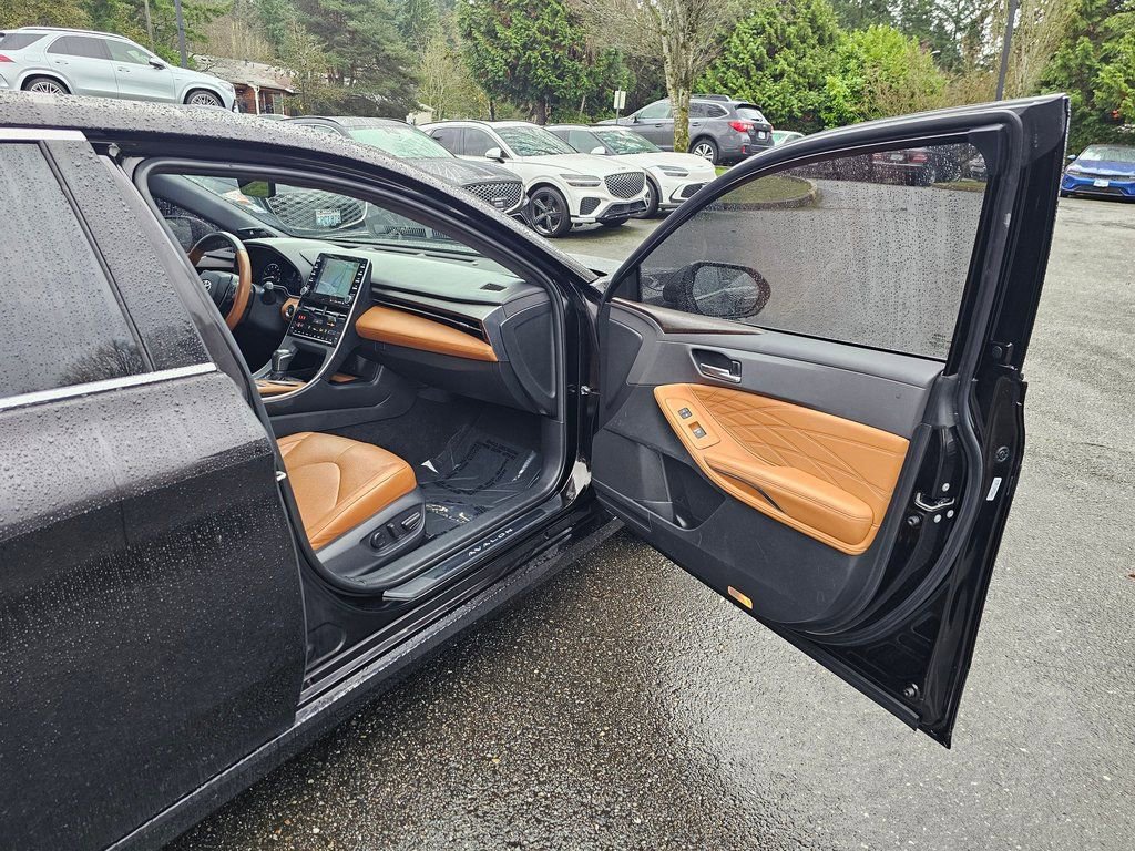 Used 2019 Toyota Avalon Limited w/ Preferred Accessory Package image 28