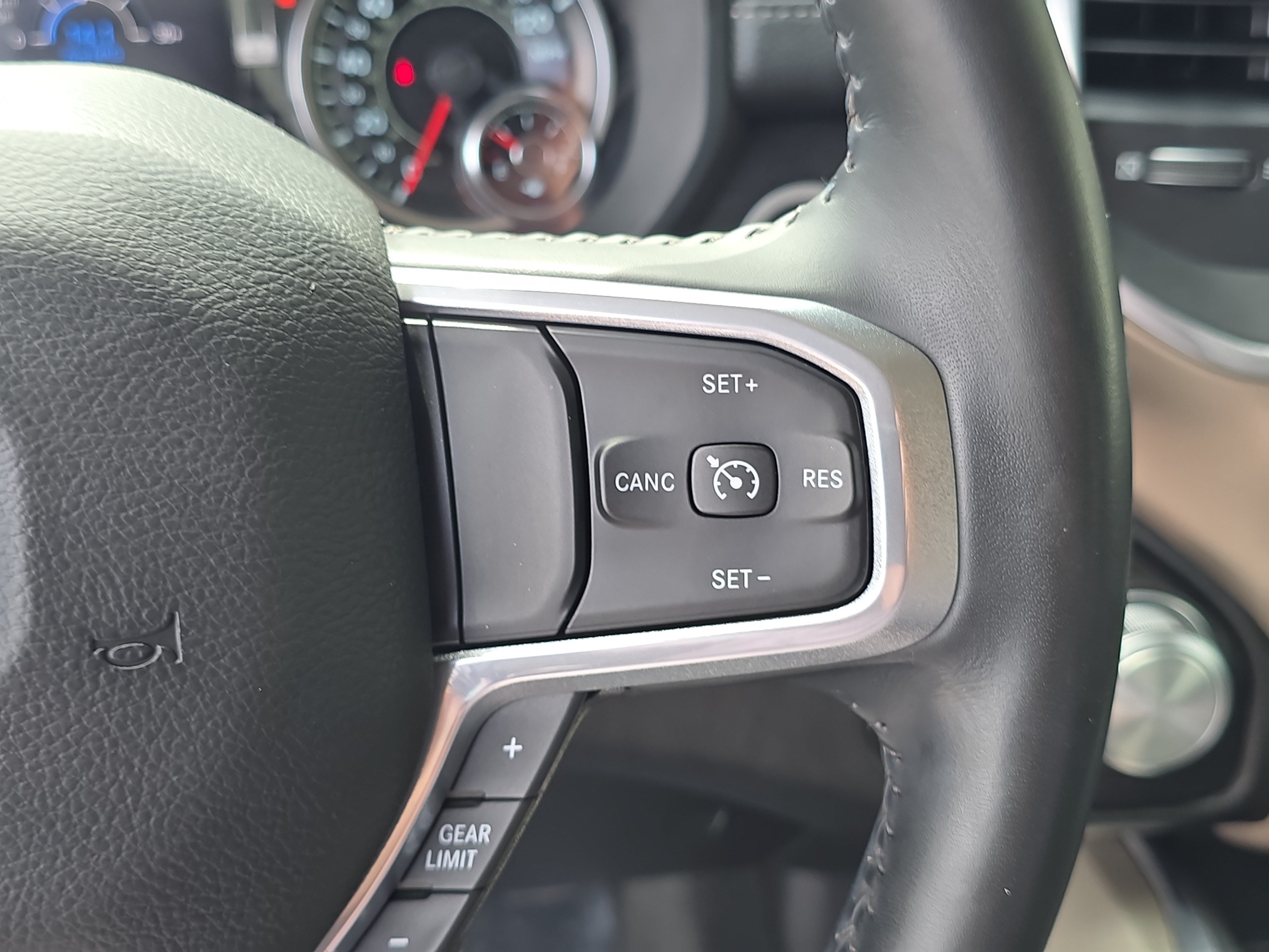 Used 2022 RAM 1500 Laramie AWD/4WD image 31