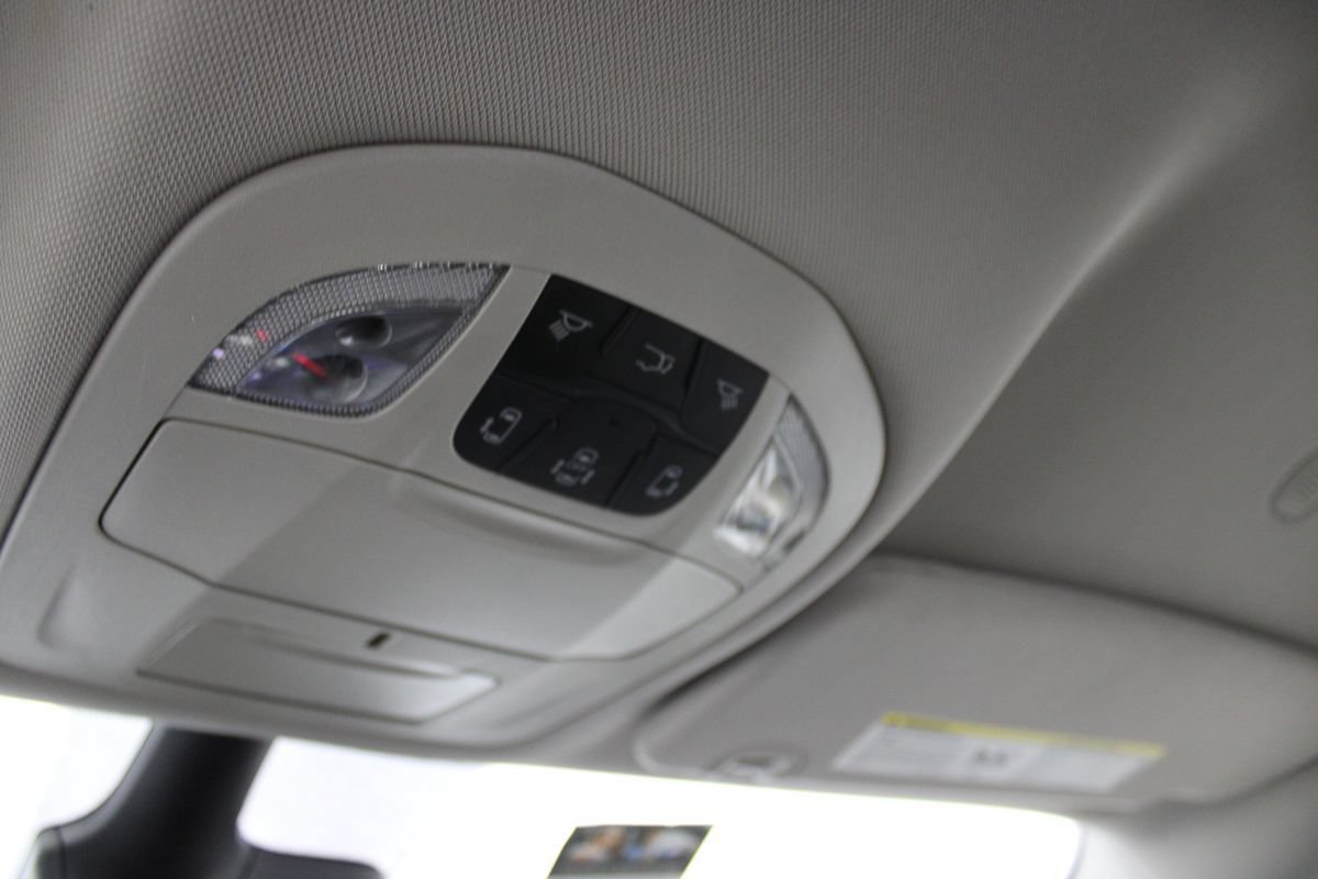Used 2024 Chrysler Pacifica Touring-L FWD image 25