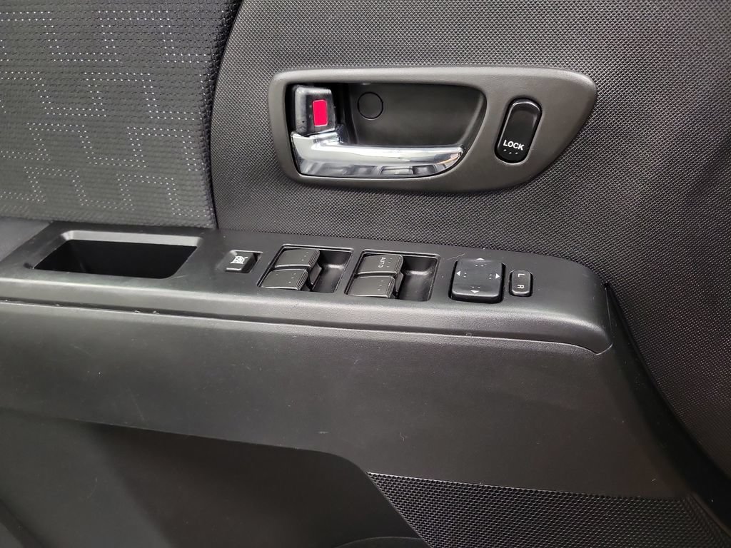 Used 2010 MAZDA MAZDA5 Sport FWD image 24