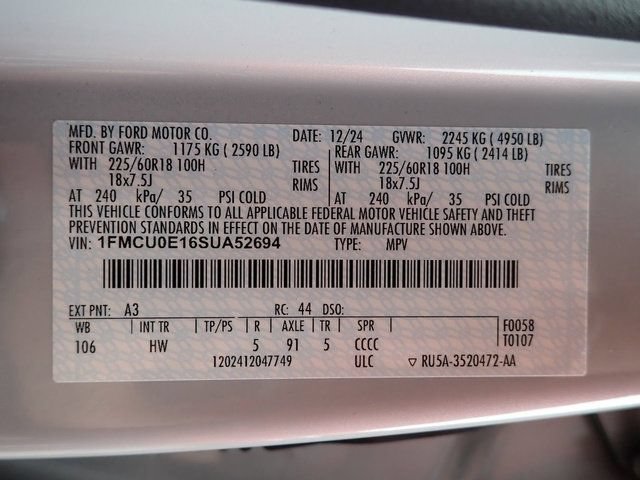 New 2025 Ford Escape SE w/ Class II Trailer Tow Package FWD image 16