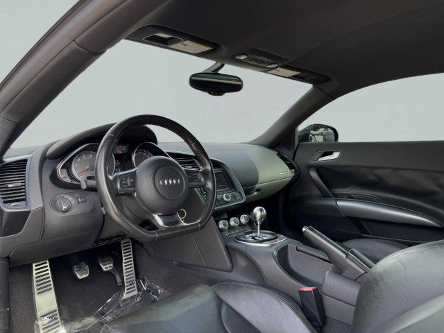 Used 2011 Audi R8 V8 image 23