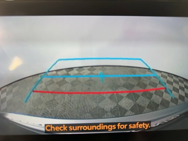 Used 2023 Toyota Highlander LE image 21