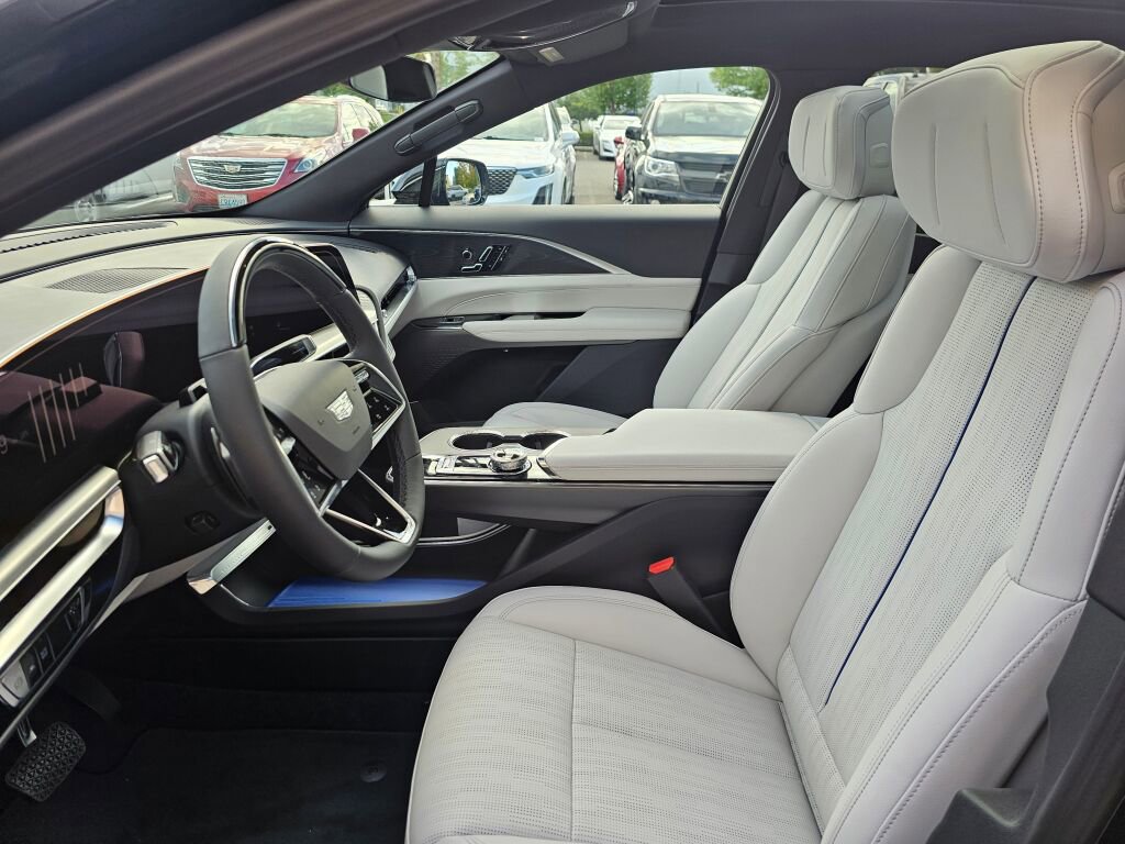 New 2026 Cadillac Lyriq Luxury image 25