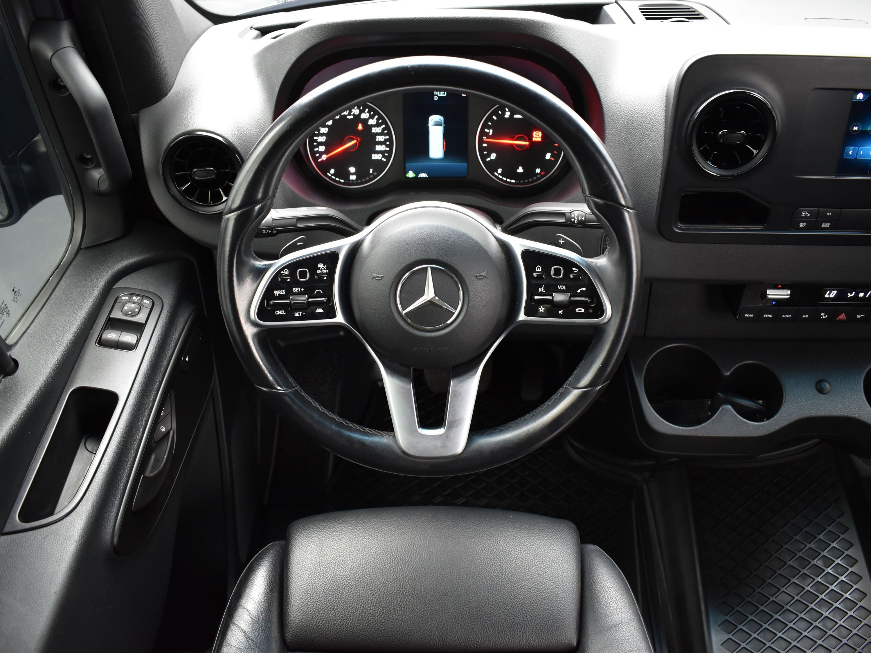 Used 2019 Mercedes-Benz Sprinter 2500 image 25