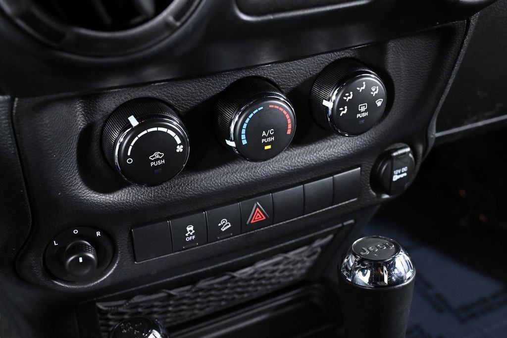 Used 2018 Jeep Wrangler Unlimited Sport S image 19