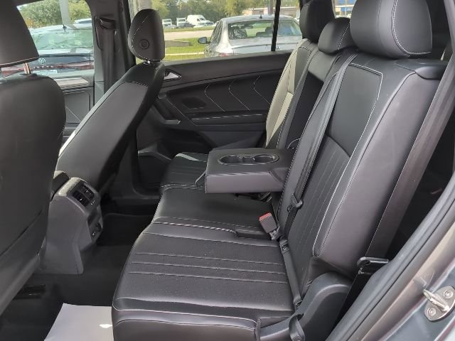 Used 2023 Volkswagen Tiguan SE R-Line image 26