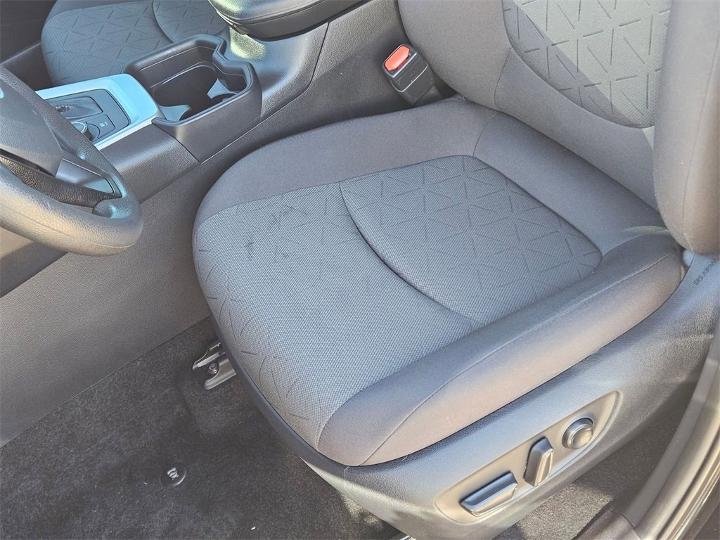 Used 2021 Toyota RAV4 XLE image 16