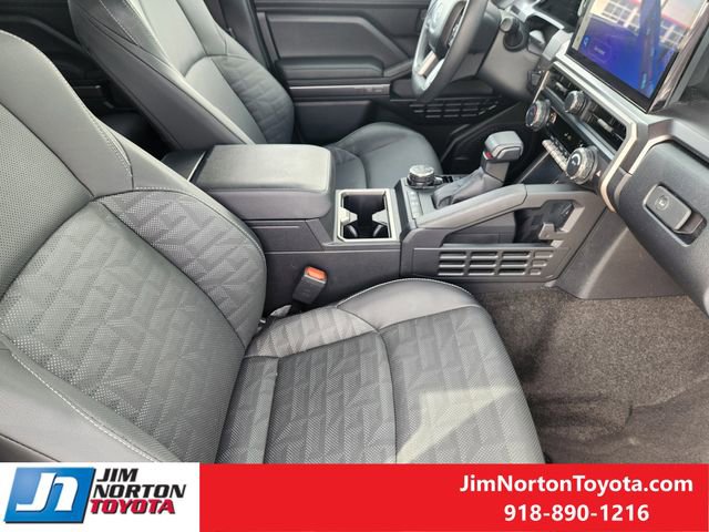 Used 2025 Toyota 4Runner TRD Off-Road Premium w/ Tow Technology Package image 15