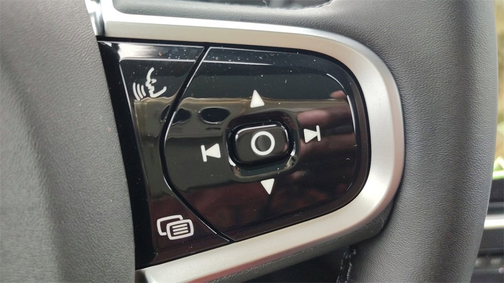 New 2026 Volvo XC90 B6 Ultra w/ Protection Package image 16