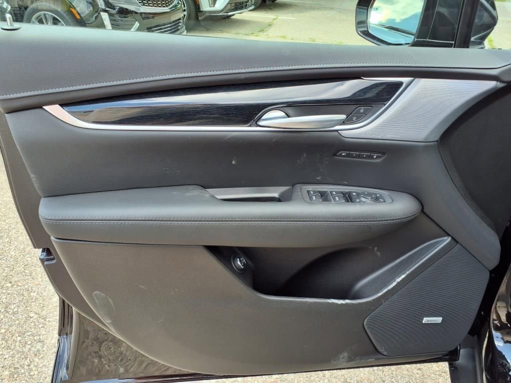 New 2025 Cadillac XT5 Premium Luxury w/ LPO, Floor Liner Package image 11