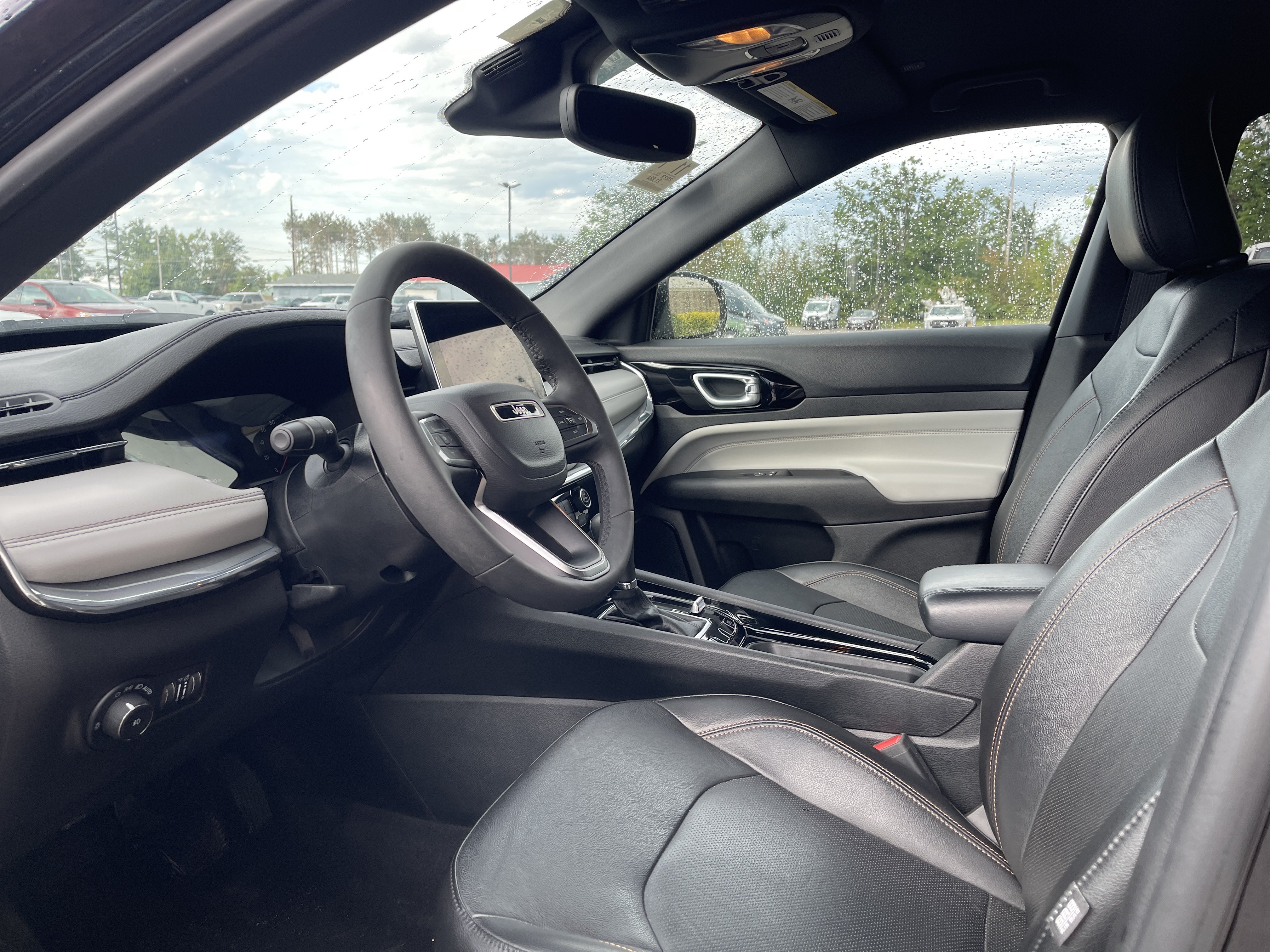 Used 2023 Jeep Compass Limited AWD/4WD image 10