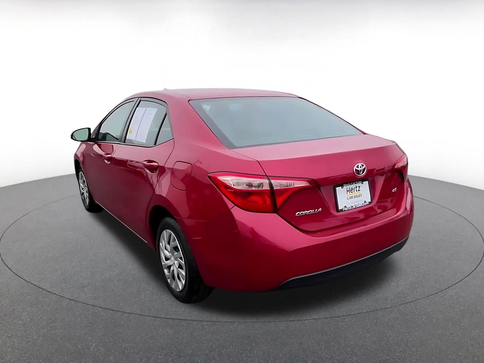 Used 2018 Toyota Corolla LE FWD image 11