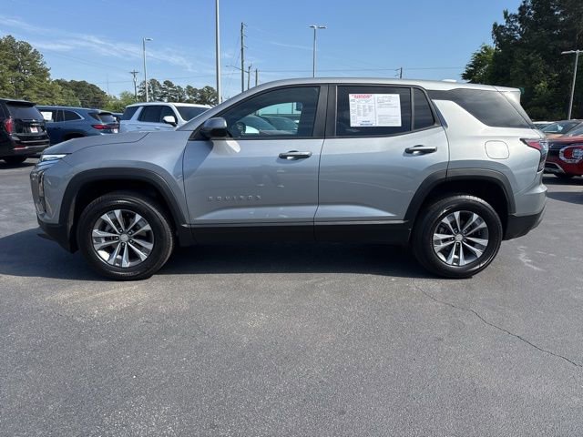 Used 2025 Chevrolet Equinox LT image 2