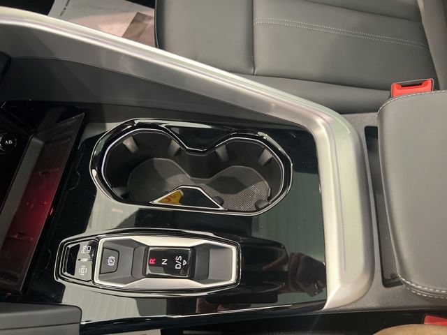 Used 2025 Audi Q5 Premium w/ Convenience Package AWD/4WD image 31