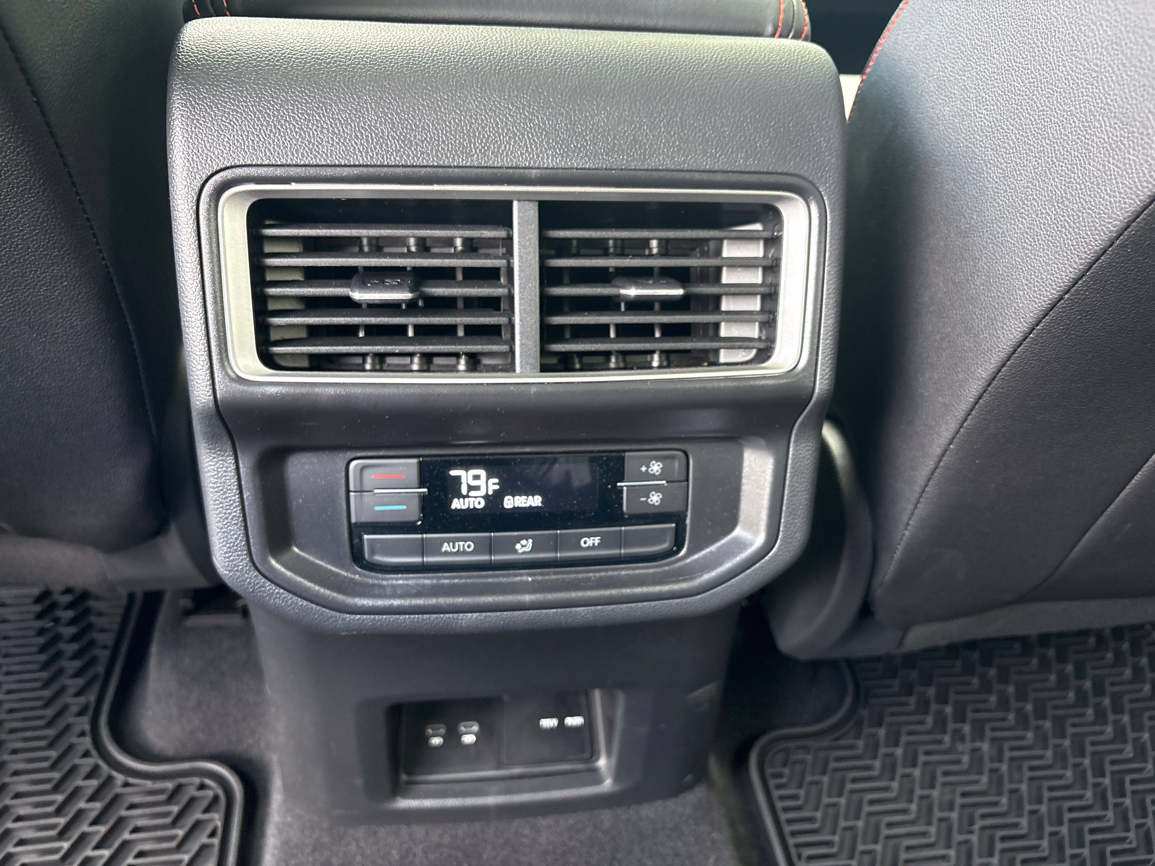 Used 2025 Volkswagen Atlas Peak Edition SE AWD/4WD image 27