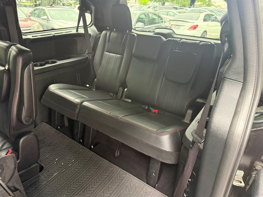 Used 2016 Dodge Grand Caravan R/T w/ Driver Convenience Group FWD image 16