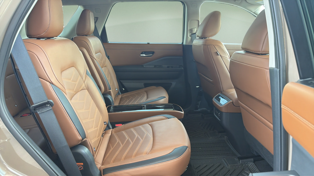 Certified 2024 Nissan Pathfinder Platinum AWD/4WD image 23