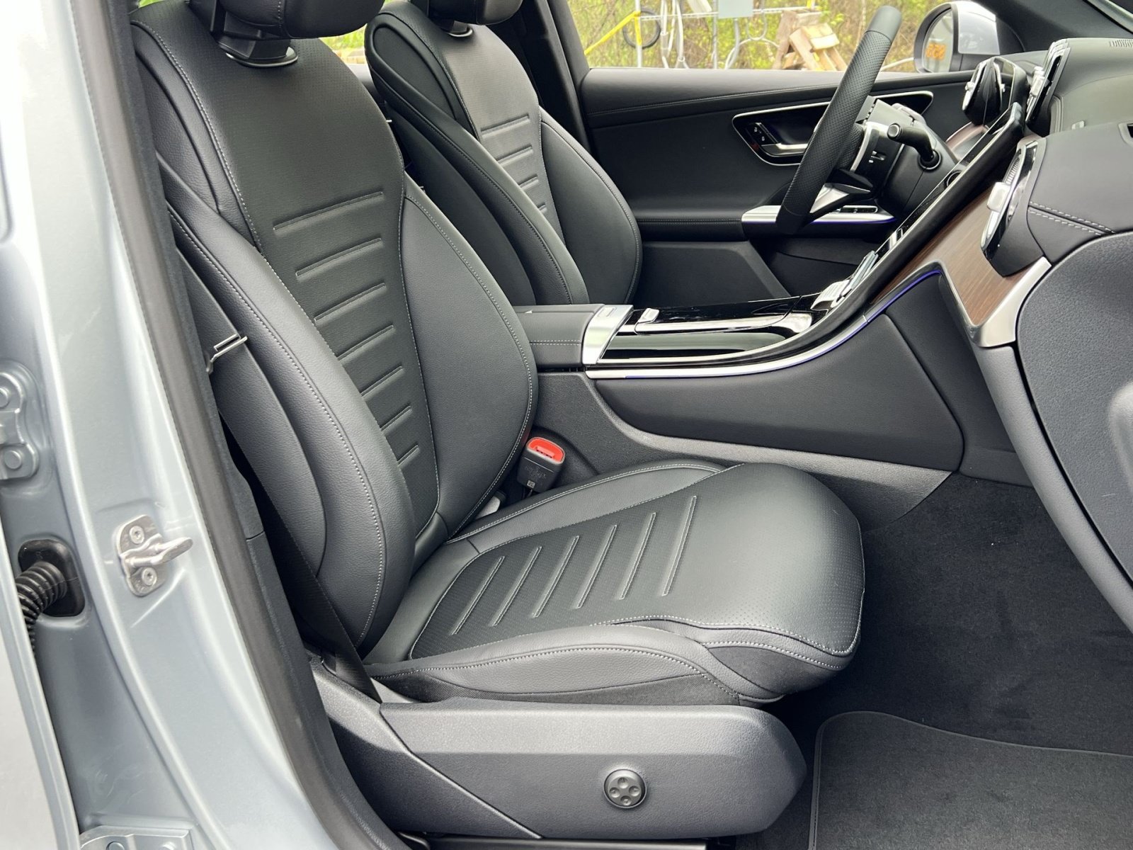 Used 2026 Mercedes-Benz GLC 300 4MATIC image 32
