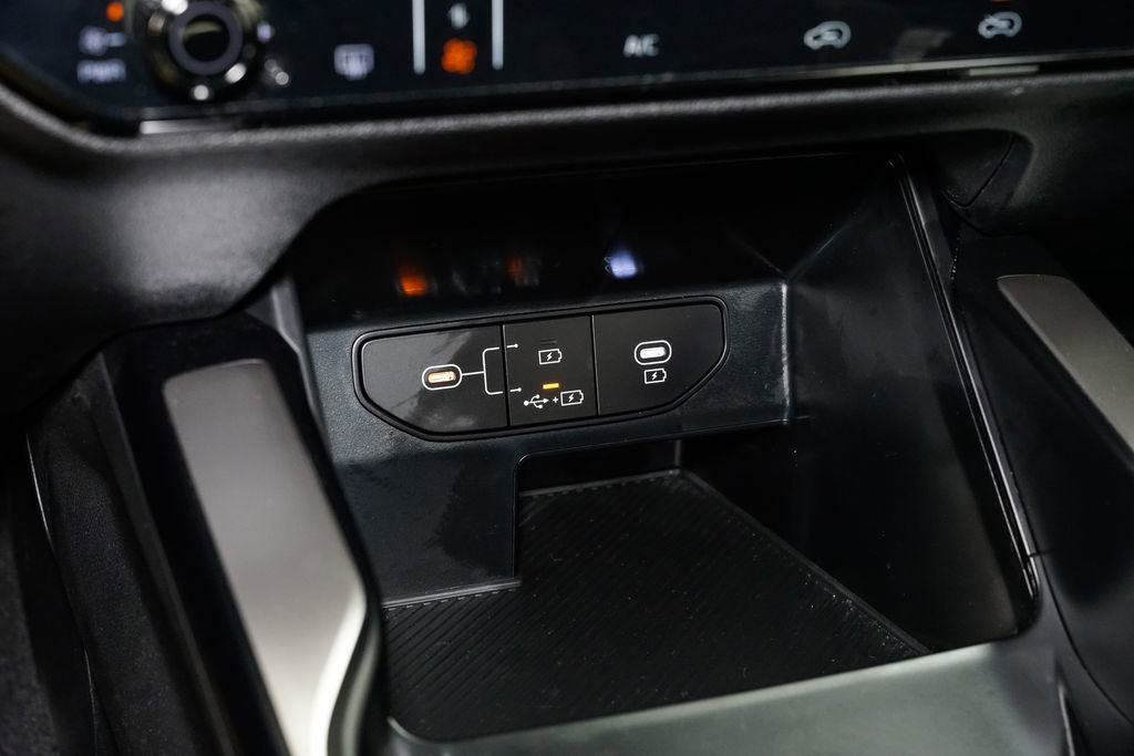 Certified 2025 Kia Sorento LX image 19