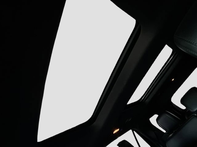 Used 2016 Ford Explorer XLT w/ Equipment Group 202A image 20