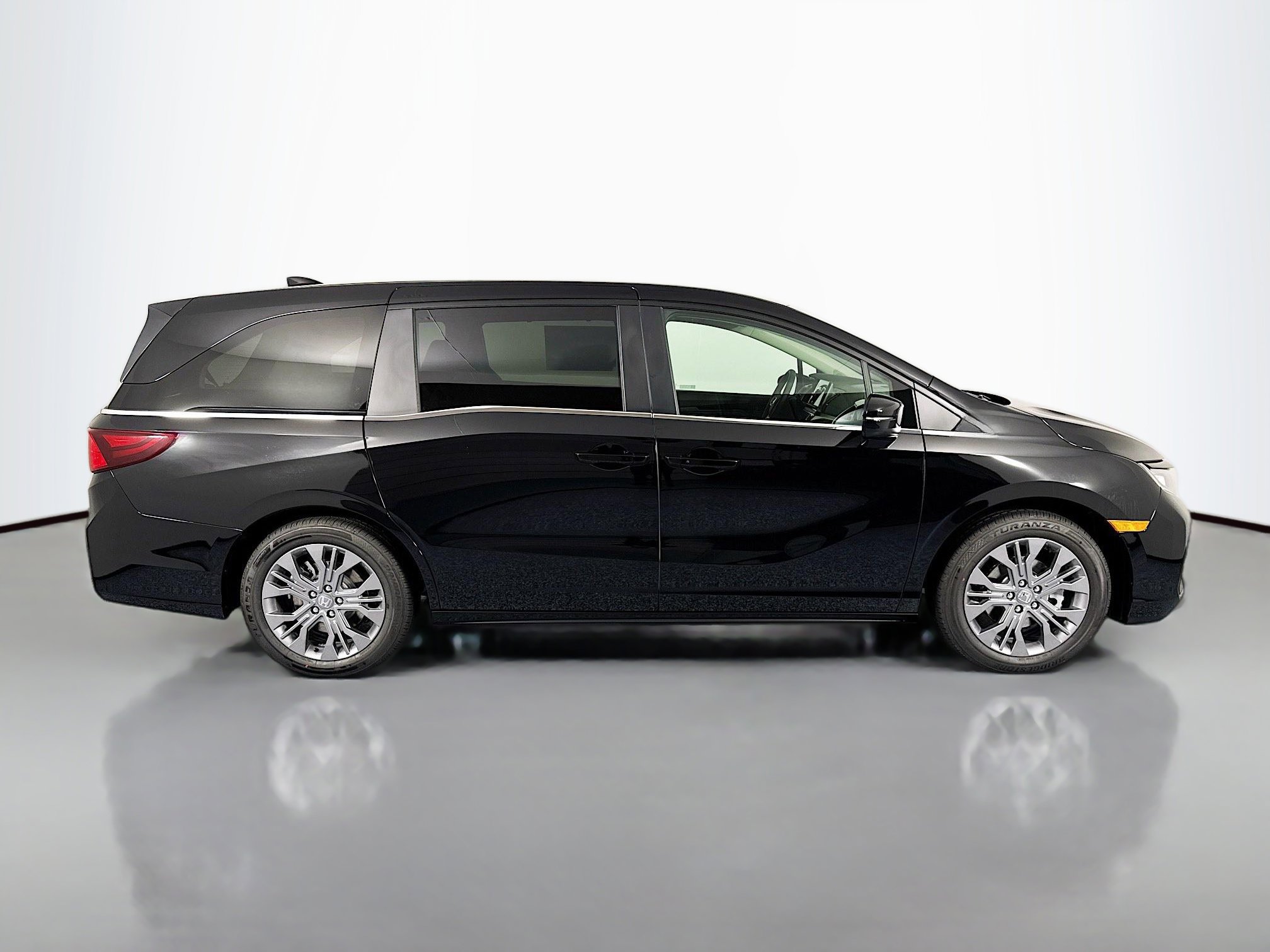 New 2026 Honda Odyssey Touring image 4