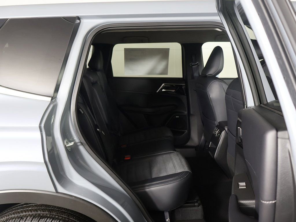 New 2026 Mitsubishi Outlander SE image 34