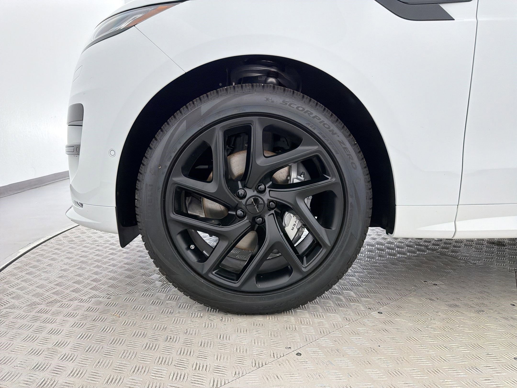 New 2026 Land Rover Range Rover Sport Dynamic SE AWD/4WD image 11