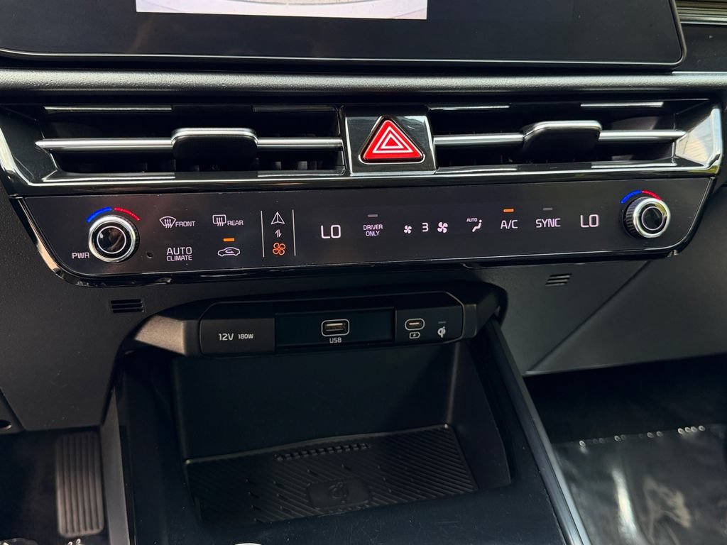 Certified 2023 Kia Niro EX FWD image 23