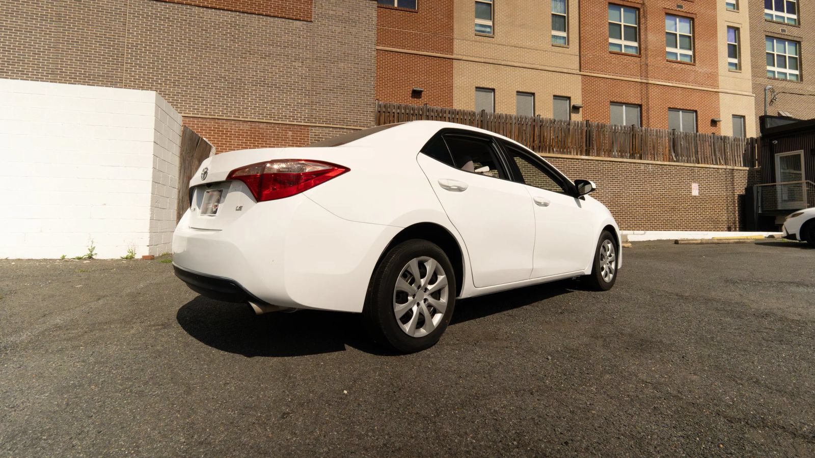 Used 2019 Toyota Corolla LE FWD image 3