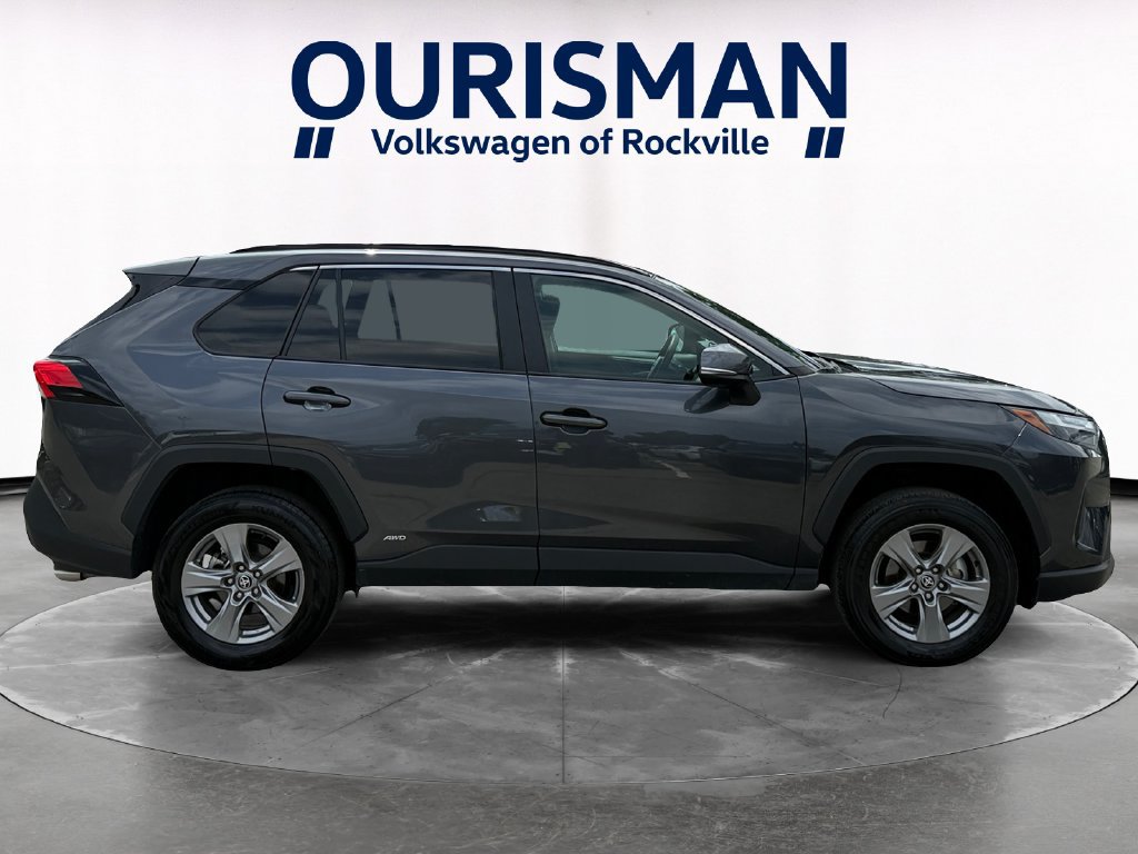 Used 2025 Toyota RAV4 XLE AWD/4WD image 7