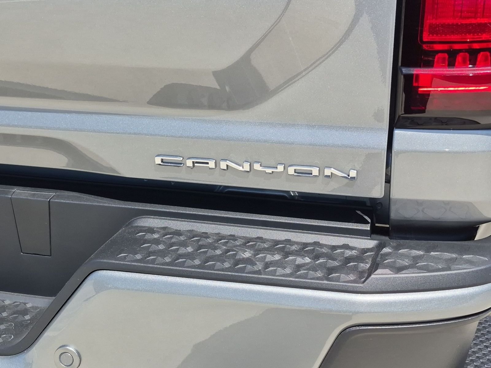 New 2026 GMC Canyon Denali AWD/4WD image 32
