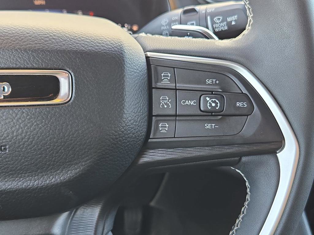 Certified 2024 Jeep Grand Cherokee L Laredo image 23