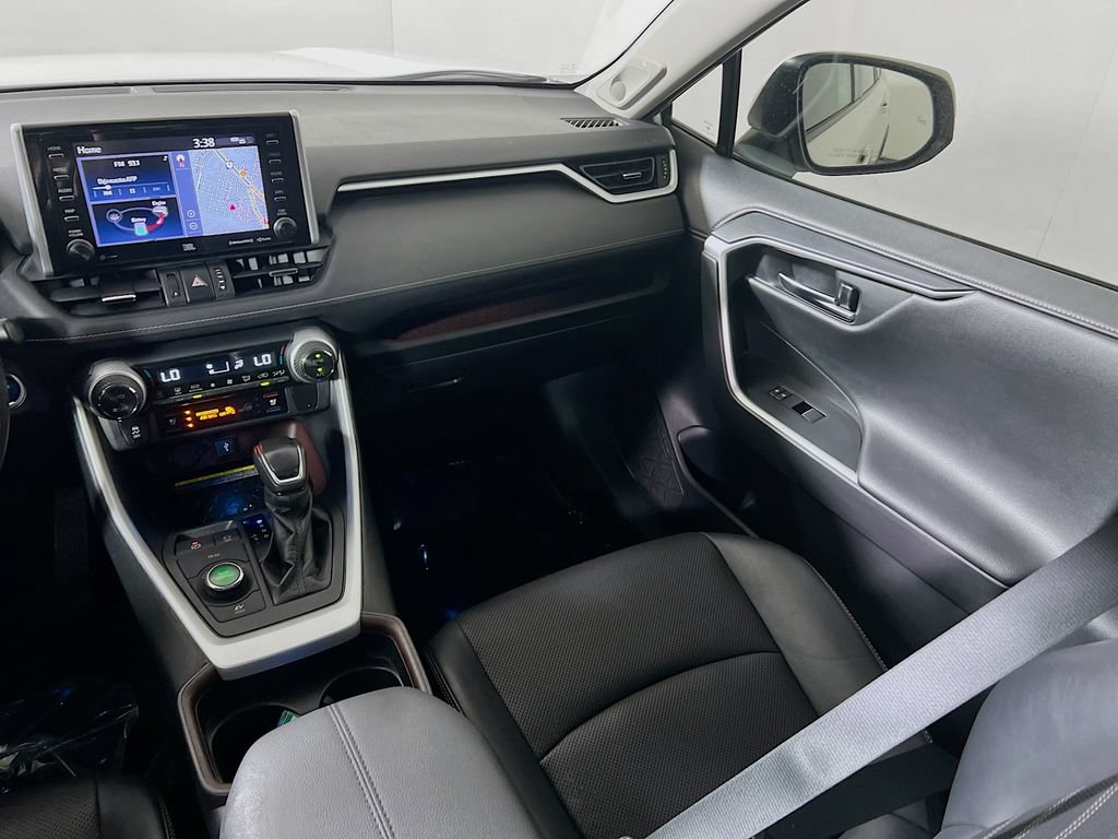 Used 2020 Toyota RAV4 Limited AWD/4WD image 19