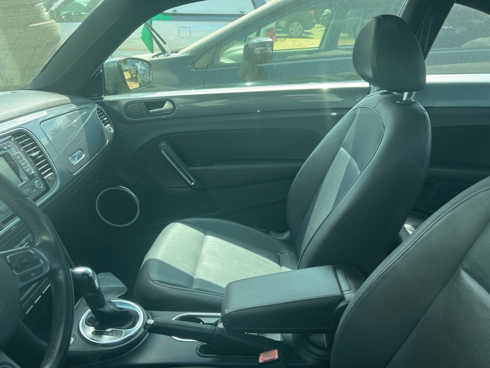 Used 2012 Volkswagen Beetle 2.5 image 16