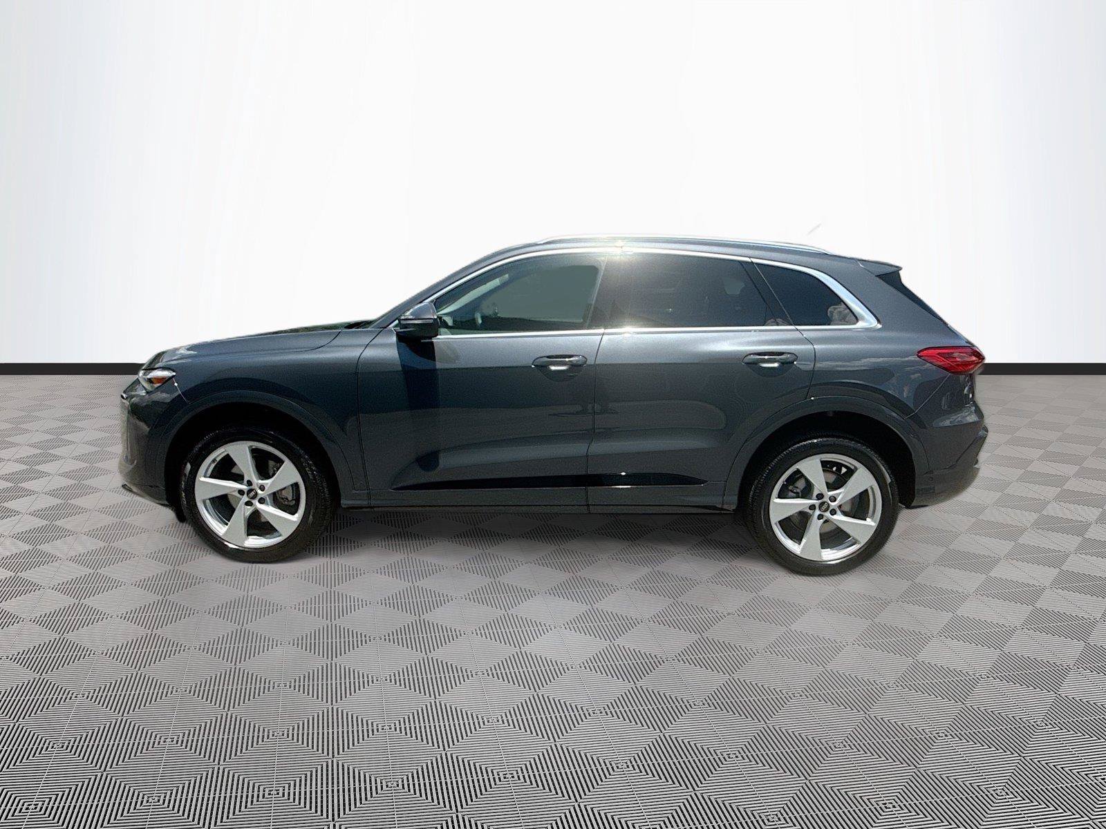 Certified 2025 Audi Q5 Premium AWD/4WD image 4