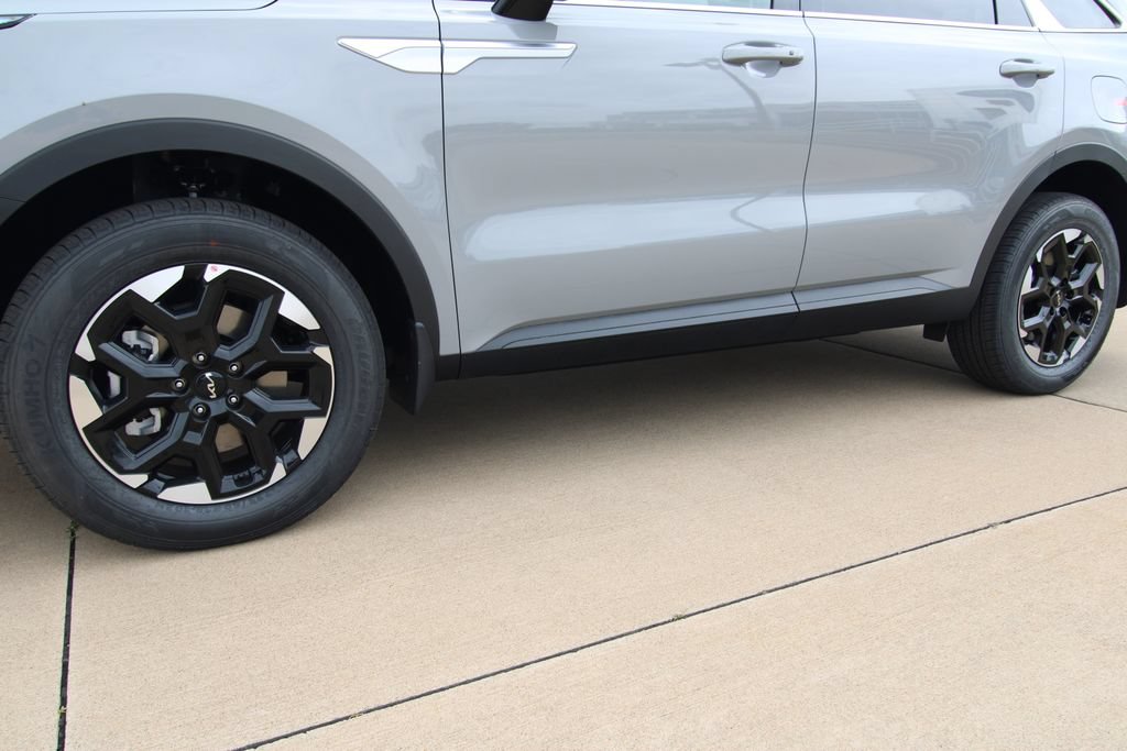 New 2026 Kia Sorento S AWD/4WD image 11