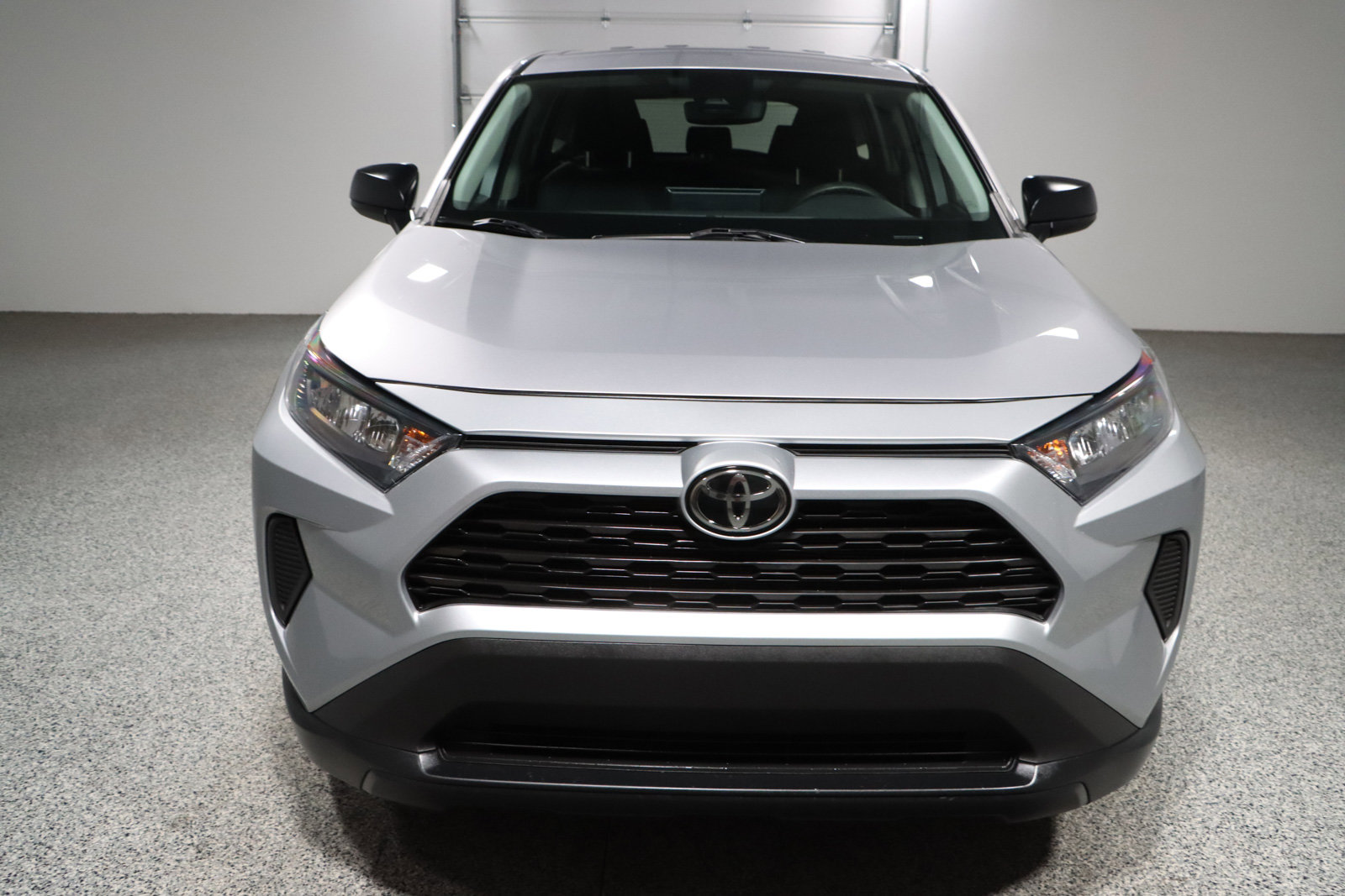 Used 2022 Toyota RAV4 LE image 4