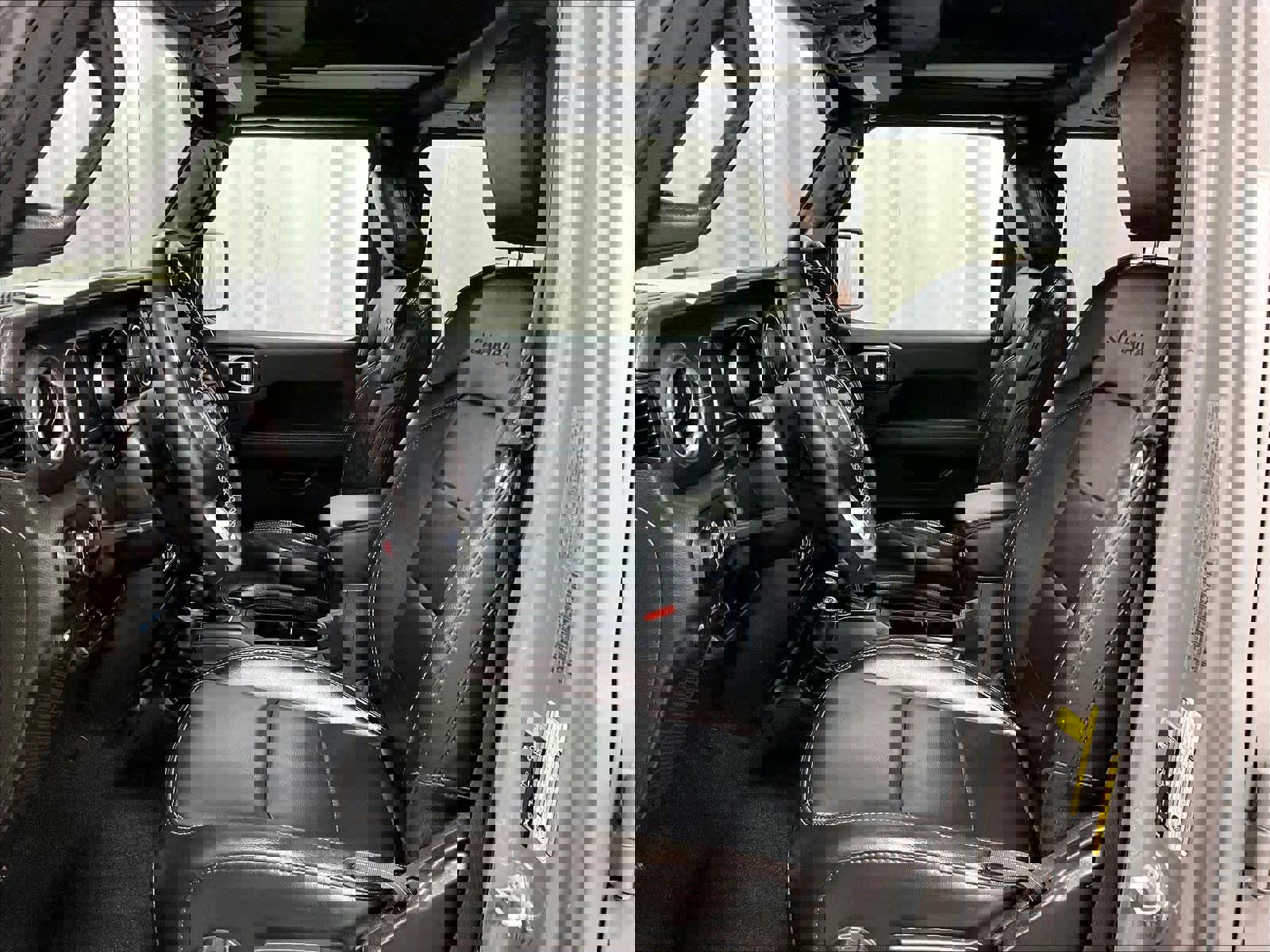 Used 2023 Jeep Wrangler Sahara w/ Cold Weather Group AWD/4WD image 10