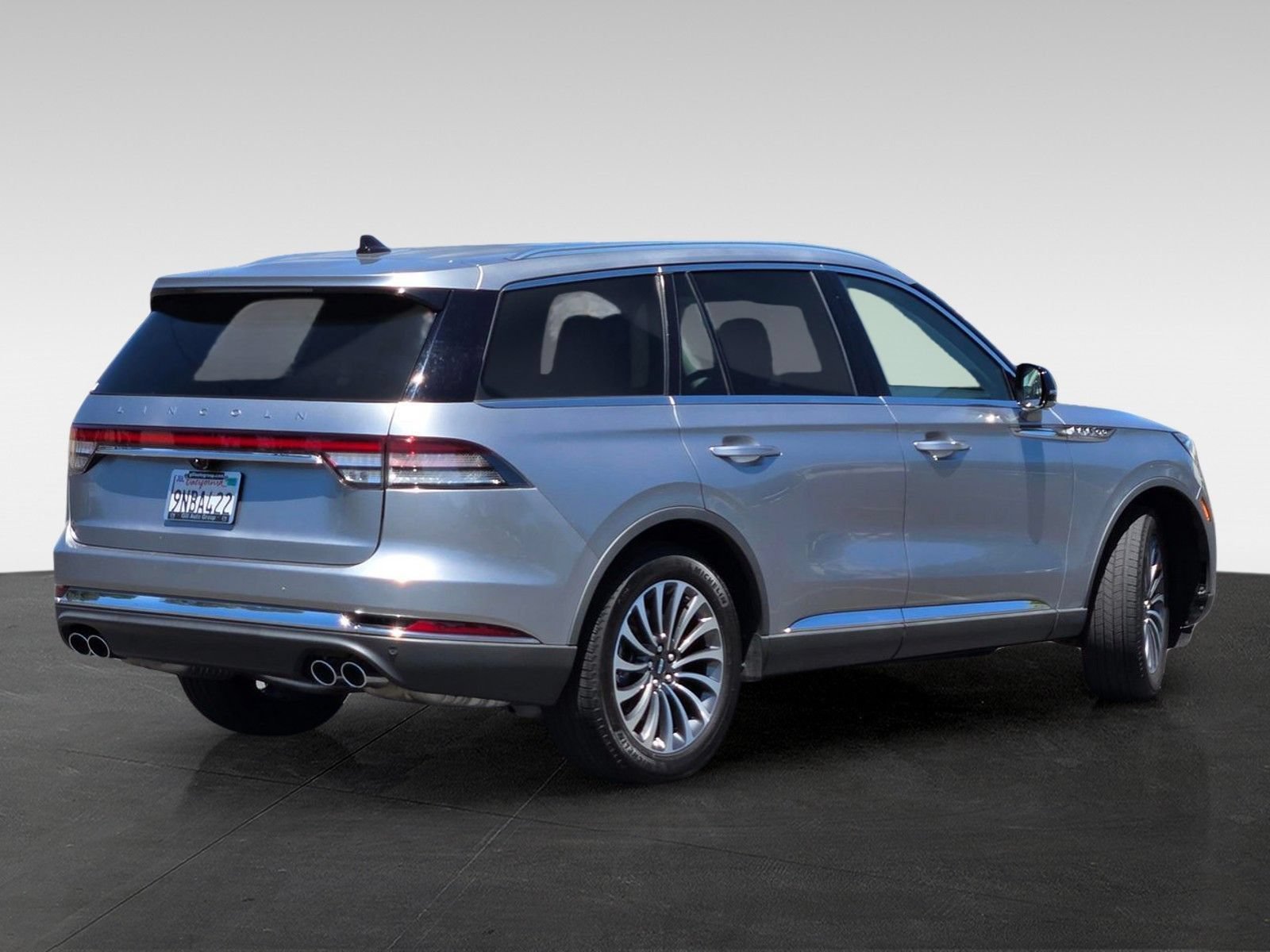Used 2024 Lincoln Aviator 2WD w/ Premium Package image 5