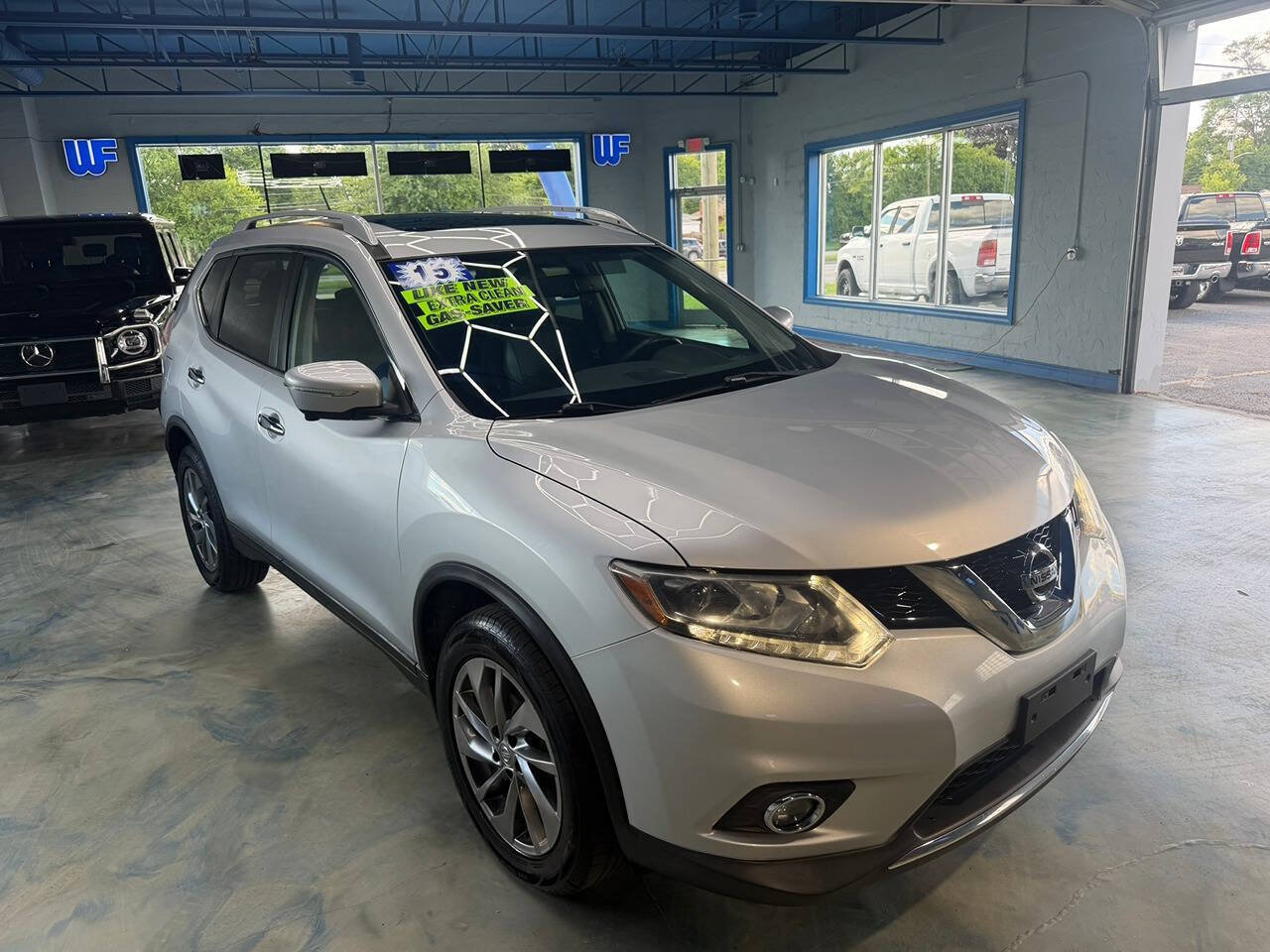 Used 2015 Nissan Rogue SL AWD/4WD image 3