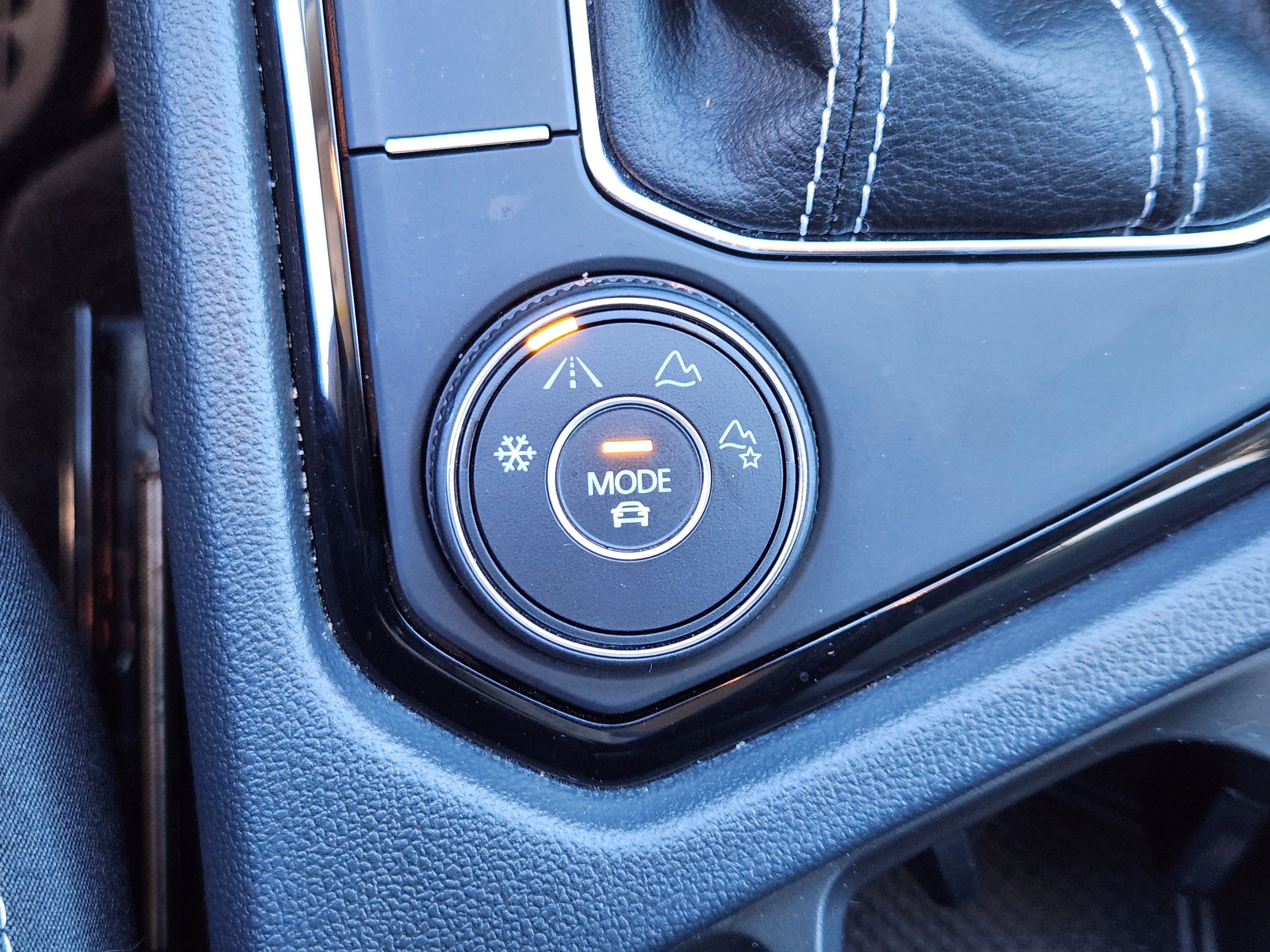 Certified 2023 Volkswagen Taos SE image 21