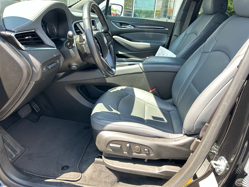 Used 2024 Buick Enclave Premium image 11