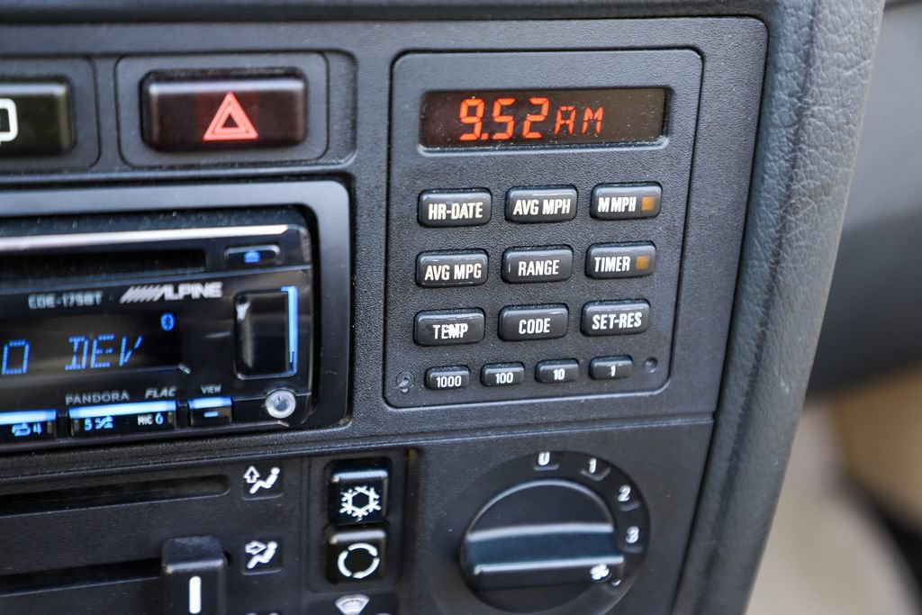 Used 1992 BMW 325i Convertible RWD image 25