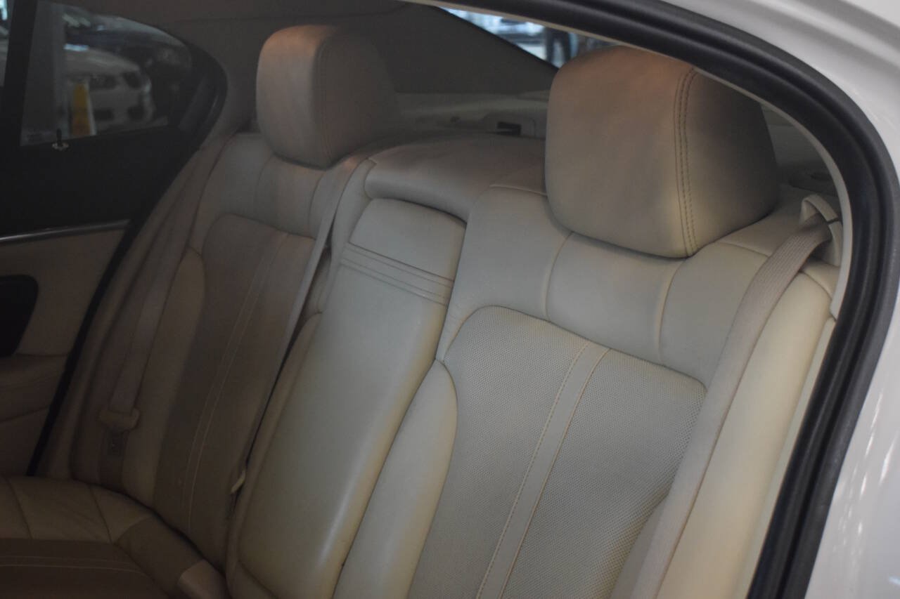 Used 2013 Lincoln MKS AWD image 55