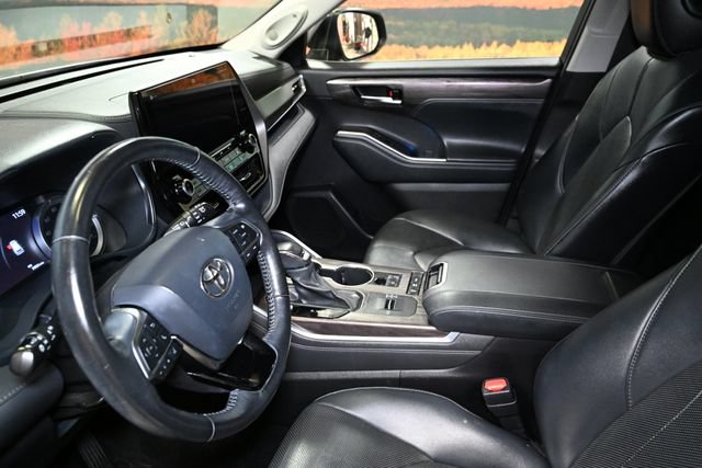 Used 2021 Toyota Highlander Limited AWD/4WD image 23